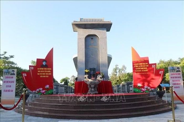 Nơi an nghỉ của Cụ Huỳnh Thúc Kháng tọa lạc trên núi Thiên Ấn, phường Trương Quang Trọng, tỉnh Quảng Ngãi. Ảnh: Phạm Cường/TTXVN