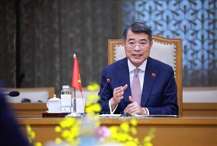 Thủ tướng Lê Minh Hưng tiếp Trưởng đoàn các nước tham dự Hội nghị các nước ASEAN về hợp tác đấu tranh với tội phạm truy nã. Ảnh: Dương Giang/TTXVN