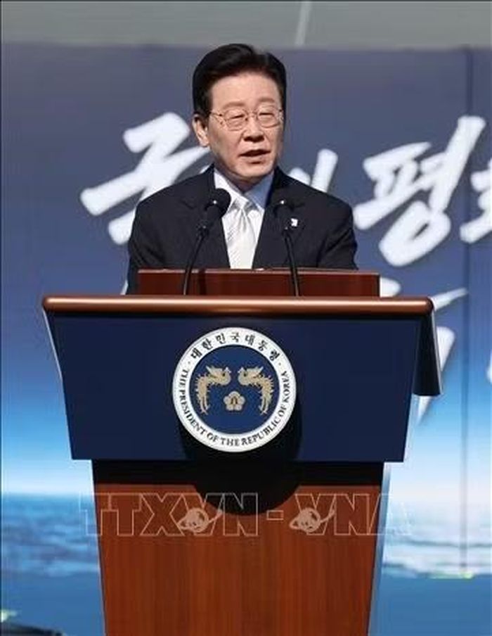 Tổng thống Hàn Quốc Lee Jae Myung phát biểu tại lễ ra mắt tàu khu trục lớp Aegis 8.200 tấn ROKS Daeho Kim Jong Seo ở thành phố Ulsan, ngày 30/9/2026. Ảnh: Yonhap/TTXVN phát