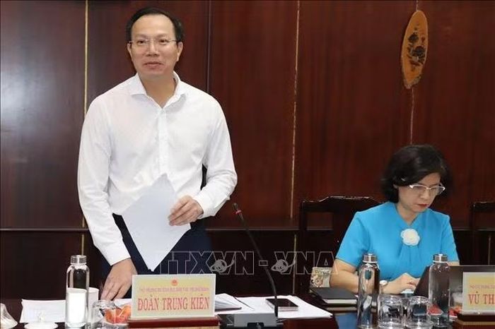 Thứ trưởng Bộ Giáo dục và Đào tạo Đoàn Trung Kiên tại buổi làm việc với lãnh đạo tỉnh Tây Ninh.
