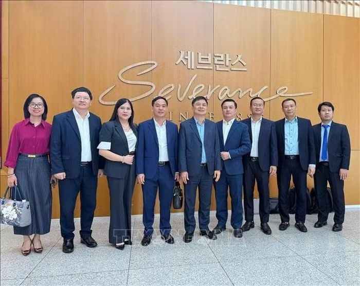 Đoàn công tác tỉnh Hưng Yên thăm Bệnh viện Severance thuộc Hệ thống Y tế Đại học Yonsei.