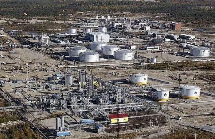 Nhà máy lọc dầu Rosneft ở thị trấn Gubkinsky, Tây Siberia, Nga. Ảnh: AFP/TTXVN