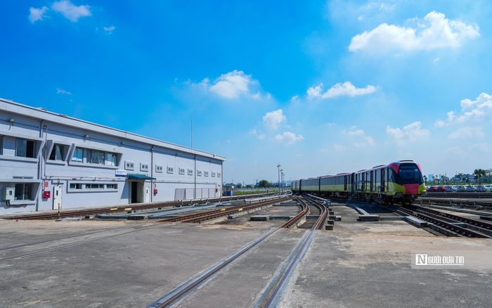 Theo đó, các lực lượng phối hợp tổ chức “Diễn tập phương án tác chiến phòng, chống khủng bố, giải cứu con tin và xử lý tình huống liên quan đến bom, mìn, chất nổ trên tuyến đường sắt đô thị số 3, đoạn Nhổn – Ga Hà Nội” tại khu vực Ga Nhổn – Depot Nhổn.