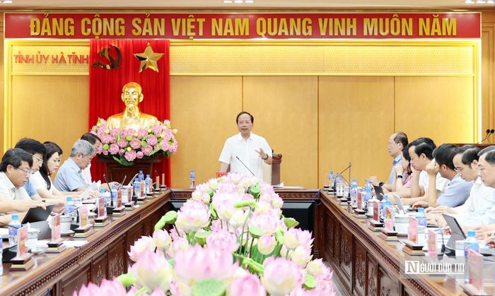 Bí thư Tỉnh ủy Nguyễn Duy Lâm kết luận hội nghị. Ảnh Văn Đức.