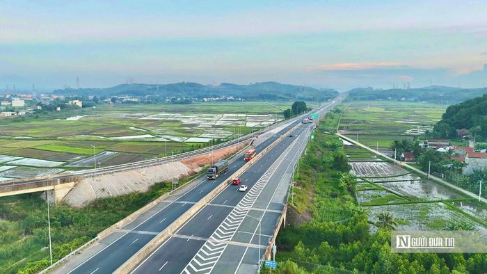 Việc đưa nút giao Trì Bình đi vào hoạt động giúp kết nối trực tiếp cao tốc Đà Nẵng - Quảng Ngãi với tuyến Trì Bình - cảng Dung Quất và quốc lộ 1, tạo thêm cửa ngõ ra vào Khu kinh tế Dung Quất, góp phần rút ngắn thời gian di chuyển và giảm tải cho quốc lộ 1.