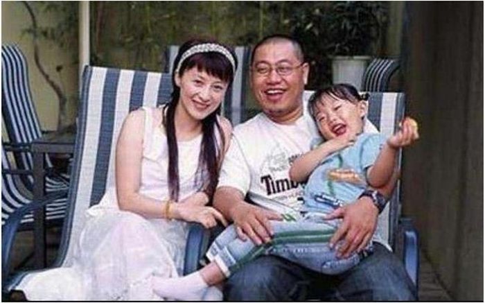 Con gái Từ Lộ chào đời vừa có nét xinh đẹp của mẹ vừa có sự hiền hòa của cha. Ảnh: Internet