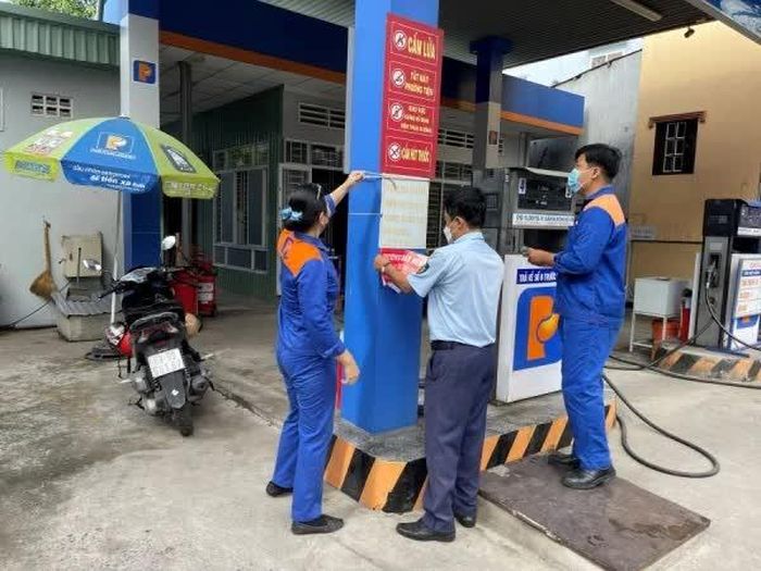 Các thương nhân phân phối xăng dầu muốn được mua bán với nhau.