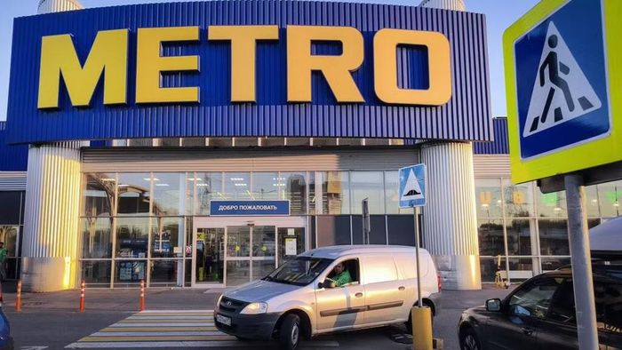 Metro cho biết họ không còn "quyền kiểm soát hoạt động đối với công ty con tại Nga" nữa. Ảnh: AFP.