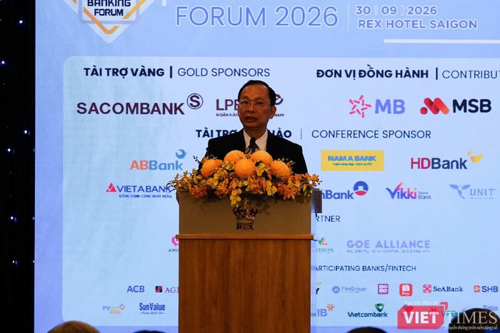 Ông Đào Minh Tú phát biểu tại Diễn đàn Ngân hàng Bán lẻ Việt Nam 2026. Ảnh: Thượng Tâm.