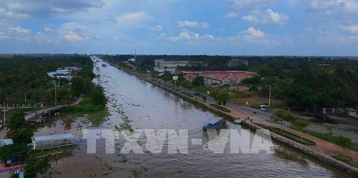 Khai thác hiệu quả hệ thống đường thủy giúp Cần Thơ phát huy lợi thế địa lý, tăng cường liên kết vùng và tạo thêm không gian phát triển cho logistics, thương mại và du lịch. Ảnh: Duy Khương – TTXVN