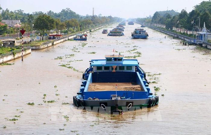 Thành phố Cần Thơ hiện có 16 tuyến đường thủy nội địa quốc gia đi qua với tổng chiều dài 344km. Ảnh: Duy Khương – TTXVN