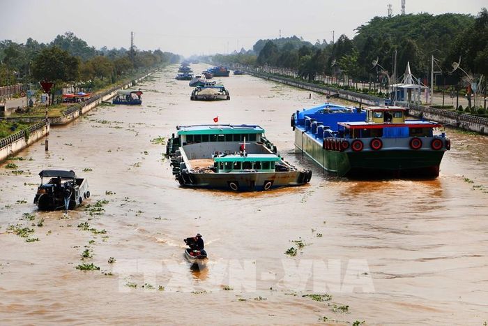 Trong định hướng phát triển, Cần Thơ sẽ hoàn thiện mạng lưới đường thủy nội địa quốc gia và địa phương. Ảnh: Duy Khương – TTXVN