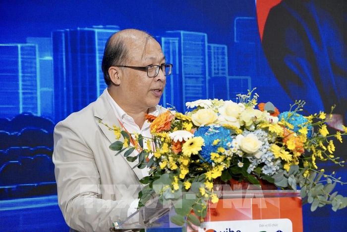 Ông Nguyễn Chánh Phương, Phó Chủ tịch Hội Mỹ nghệ và Nội thất TP. Hồ Chí Minh (HAWA) phát biểu tại diễn đàn. Ảnh: Xuân Anh - TTXVN