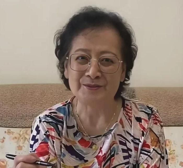 Sau thành công của Tây Du Ký, Tả Đại Phân không chạy theo hào quang mà lựa chọn cuộc sống kín đáo, tập trung cho gia đình và nghệ thuật truyền thống.