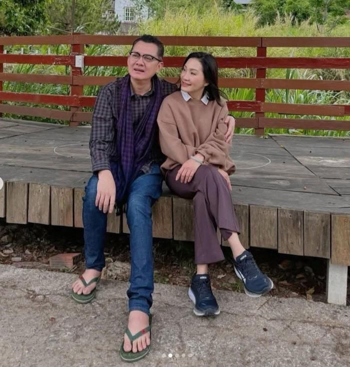 Hữu Châu và Hồng Đào.