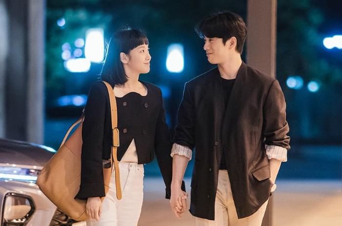 Kim Yumi (Kim Go Eun) tiếp tục hành trình cân bằng giữa công việc và chuyện tình cảm trong phần 2. Sau mối quan hệ với nhà phát triển game Goo Woong (Ahn Bo Hyun), Yumi ngày càng trở nên thân thiết với đồng nghiệp Yoo Babi (Park Jin Young). Trong lúc duy trì công việc và theo đuổi ước mơ trở thành nhà văn, Yumi cũng phải đối diện với những cảm xúc phức tạp trong tình yêu. Điểm đặc biệt của phim là những tế bào hoạt hình bên trong tâm trí Yumi, giúp thể hiện một cách hài hước những suy nghĩ, băn khoăn và cảm xúc mà cô trải qua trong công việc lẫn tình yêu.