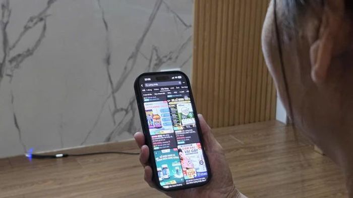 Bà Vũ Thị Hòa thường xuyên mua thuốc online trên mạng xã hội