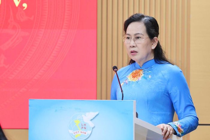 Đồng chí Lê Thị Thủy, Ủy viên TƯ Đảng, Ủy viên Ban Thường vụ Đảng ủy MTTQ, các đoàn thể Trung ương, Phó Chủ tịch UBTƯ MTTQ Việt Nam, Bí thư Đảng ủy, Chủ tịch Hội LHPN Việt Nam, phát biểu kết luận hội nghị