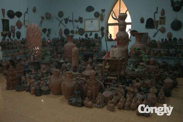 Làng gốm Bàu Trúc được xem là một trong những làng gốm cổ nhất Đông Nam Á.