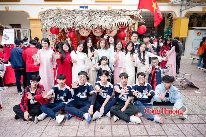 Cùng với sự đồng hành của phụ huynh, học sinh có rất nhiều hoạt động ý nghĩa trong năm học.