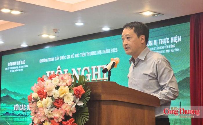 Phó Cục trưởng Cục Xúc tiến thương mại Bùi Quang Hưng phát biểu.