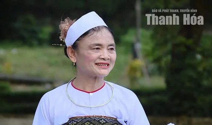Bà Bùi Thị Sen, Chủ nhiệm CLB Liên thế hệ Ngọc Trạo.