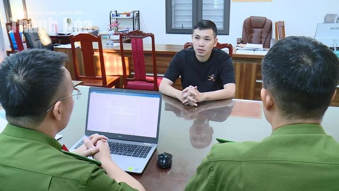 Đối tượng Lâm (chủ xe cứu thương) có vai trò đồng phạm, cùng Lê Trọng Hải Anh thực hiện hành vi lừa đảo, chiếm đoạt tài sản.