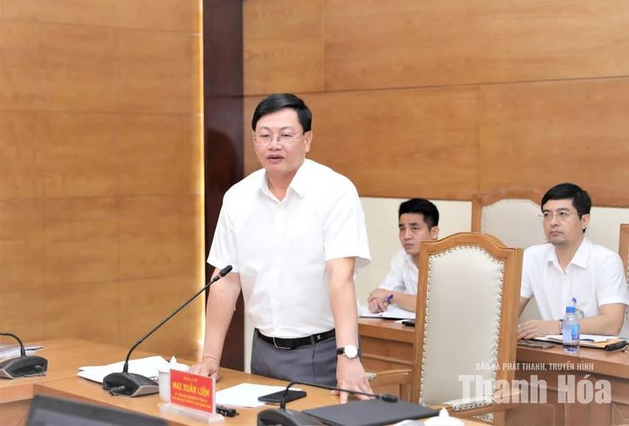 Phó Chủ tịch Thường trực UBND tỉnh Mai Xuân Liêm phát biểu tại hội nghị.