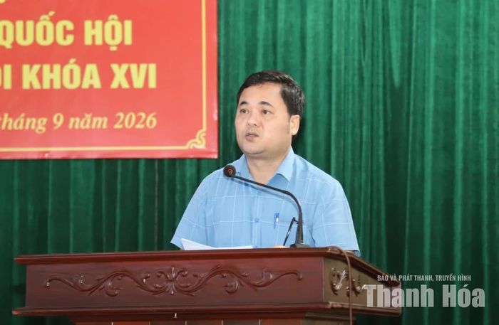 Cử tri xã Quảng Yên nêu kiến nghị tại hội nghị.