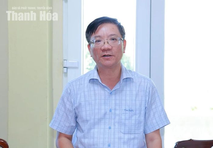 Thành viên đoàn công tác phát biểu tại buổi làm việc.