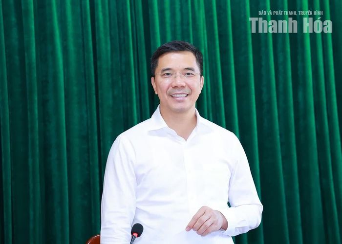 Phó Bí thư Thường trực Tỉnh ủy Nguyễn Hồng Phong phát biểu tại buổi làm việc.