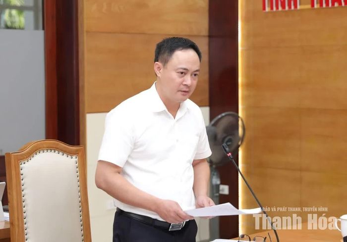 Giám đốc Sở Nội vụ Lê Ngọc Hợp báo cáo tình hình hoạt động của ngành.