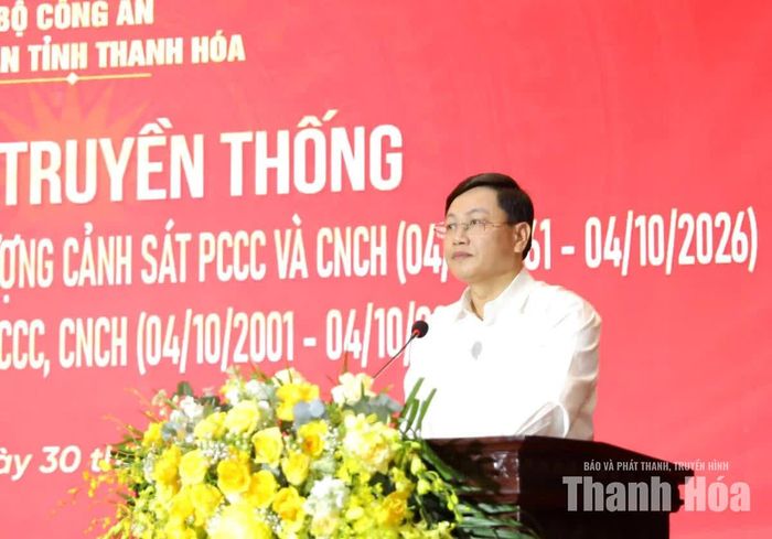 Phó Chủ tịch Thường trực UBND tỉnh Mai Xuân Liêm phát biểu tại buổi lễ.