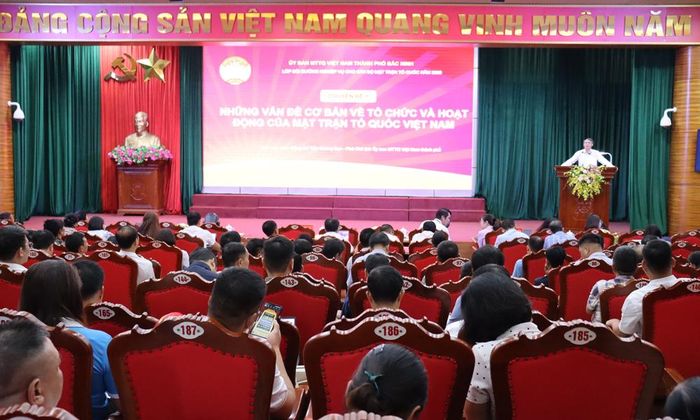  Quang cảnh lớp bồi dưỡng.  