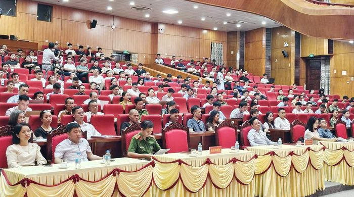  Quang cảnh hội nghị tập huấn về công tác quản lý trong lĩnh vực thông tin điện tử thành phố Bắc Ninh. 