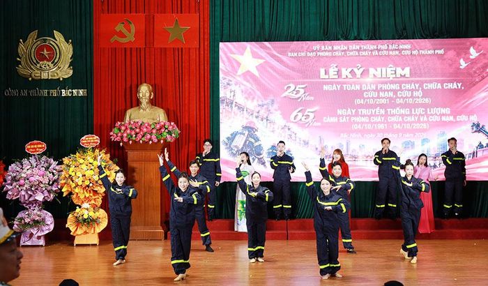  Tiết mục văn nghệ tại Lễ kỷ niệm. 