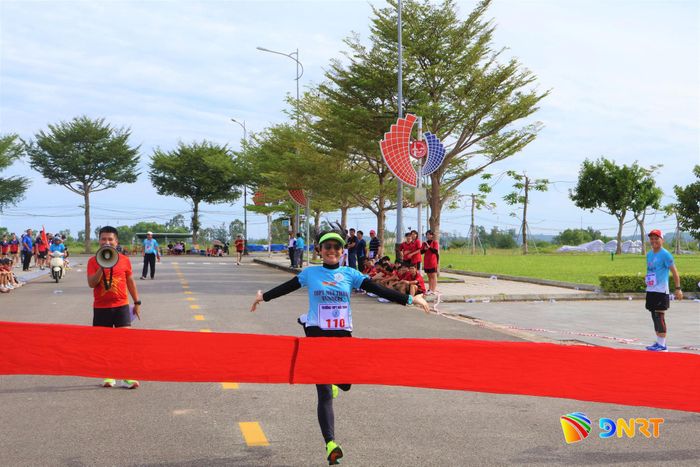 Trường THPT Núi Thành (xã Núi Thành) tổ chức nhiều môn thi đấu trong năm học 2026 - 2027 nhằm mang đến sân chơi hấp dẫn cho học sinh. Ảnh: PHI NÔNG