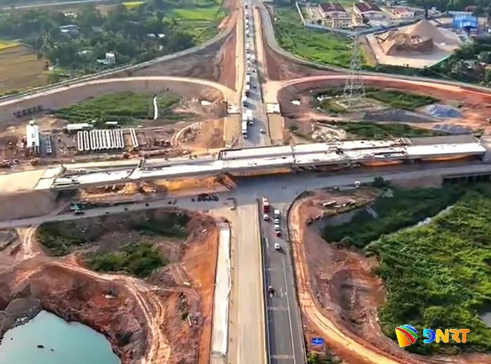 Thi công nút giao cao tốc Đà Nẵng - Quảng Ngãi - 14B. Ảnh: THÀNH LÂN