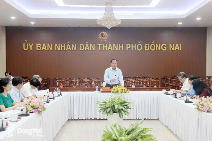 Phó Bí thư Thành ủy Võ Tấn Đức kết luận buổi làm việc với các đơn vị, sở ngành. Ảnh: Trần Danh