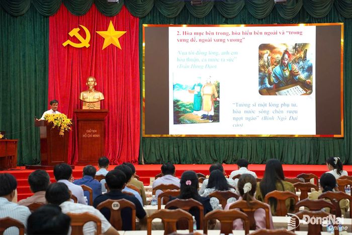 Các đại biểu dự hội nghị. Ảnh: Lê Hùng