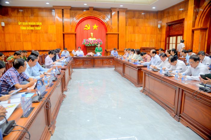 Quang cảnh buổi làm việc.