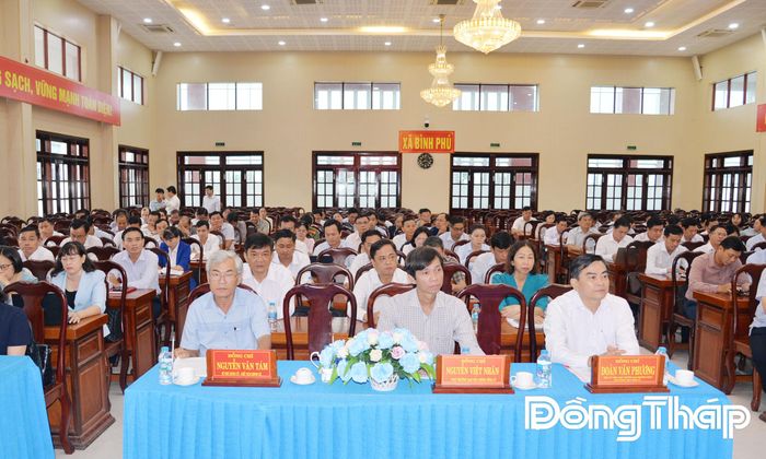 Các đại biểu tham dự hội nghị.
