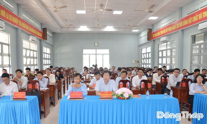 Các đại biểu tham dự hội nghị.