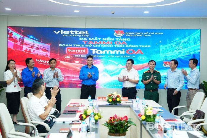 Đại biểu tham dự chương trình ra mắt Trang OA của Đoàn TNCS Hồ Chí Minh tỉnh Đồng Tháp trên nền tảng Viettel Tammi và triển khai "Cộng đồng Thanh niên số tỉnh Đồng Tháp"