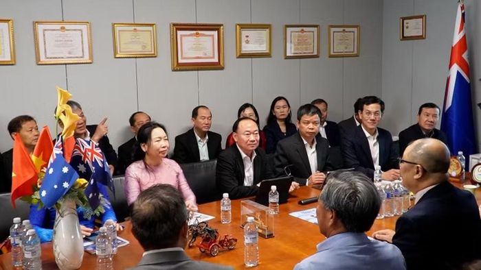 Quang cảnh buổi làm việc. Ảnh: Ngọc Luận