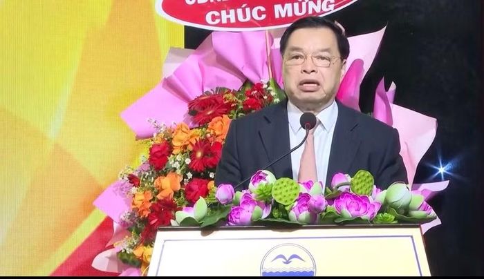  Phó Chủ tịch, Tổng Thư ký Trung ương Hội Khuyến học Việt Nam Lê Mạnh Hùng phát biểu tại Đại hội. Ảnh: Bình Dương 