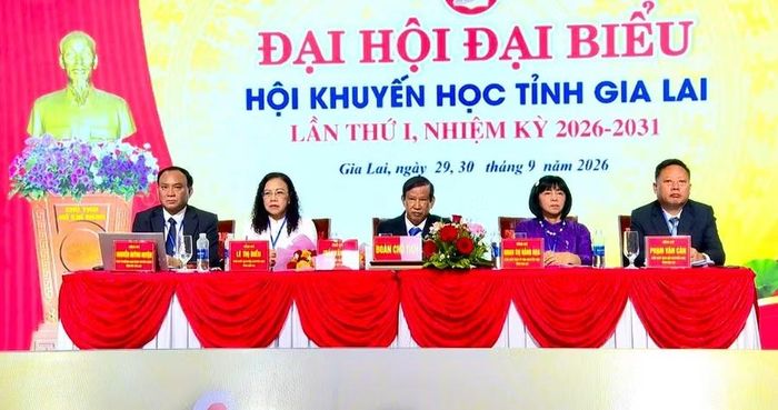  Đoàn Chủ tịch điều hành Đại hội. Ảnh: Bình Dương 