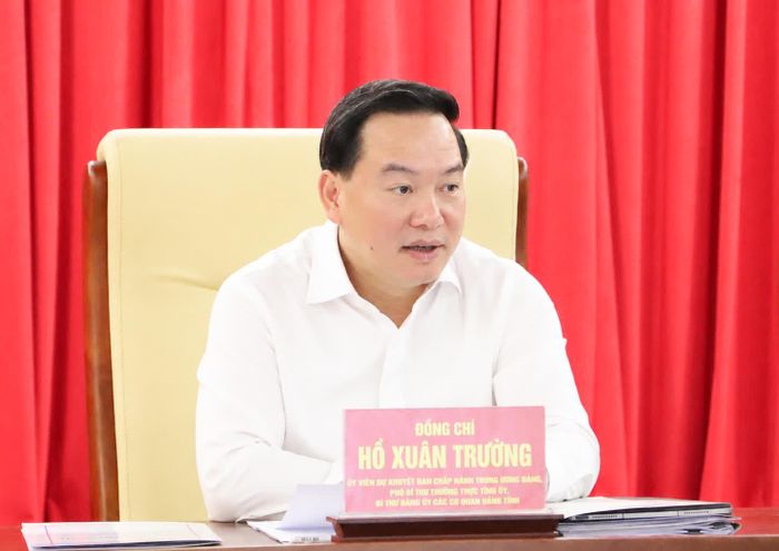 Đồng chí Hồ Xuân Trường phát biểu tại hội nghị.