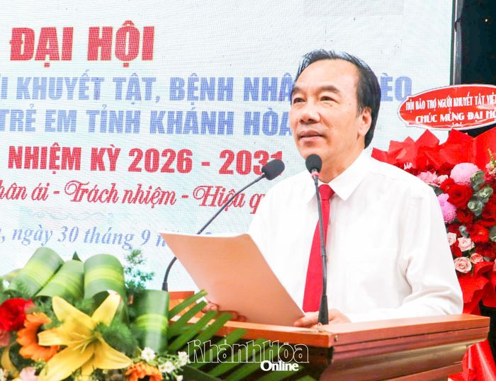 Đồng chí Ngô Sách Thực phát biểu tại đại hội.