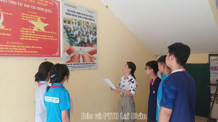 Các trường học trên địa bàn xã Khổng Lào đa dạng hóa hình thức tuyên truyền về Luật phòng, chống tác hại thuốc lá đến học sinh.